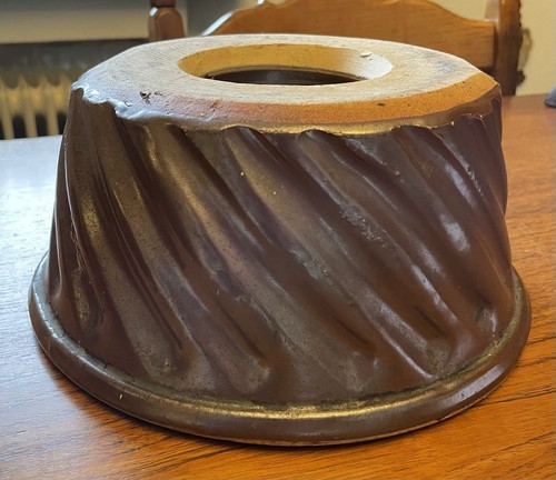 Sehr alte kuchenform aus - sehr, ton